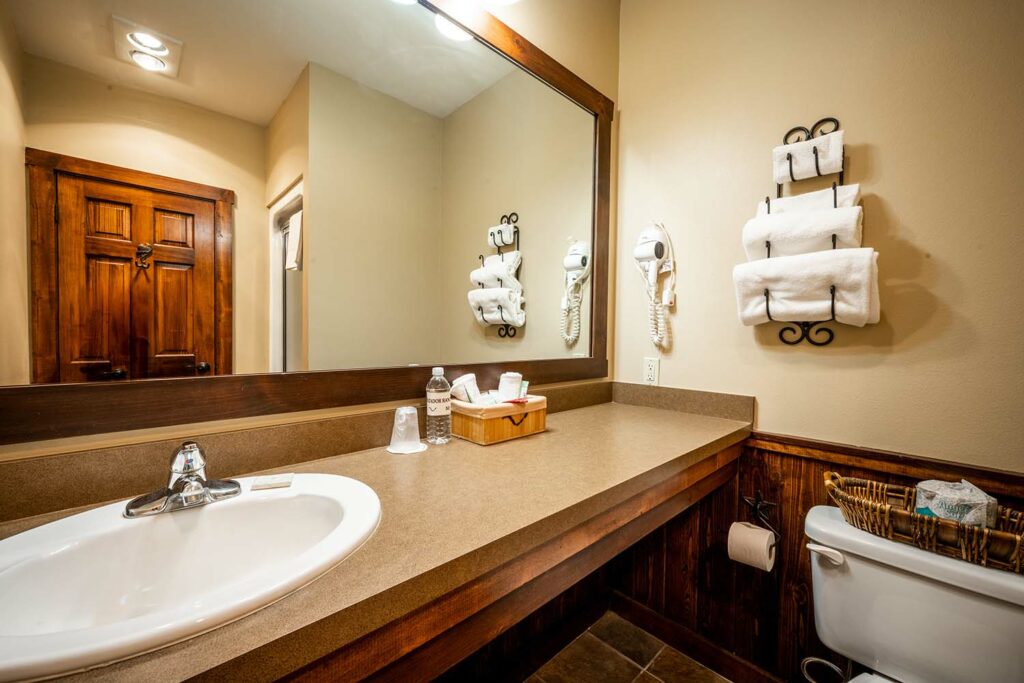 Matador Ranch Lodge Bathroom